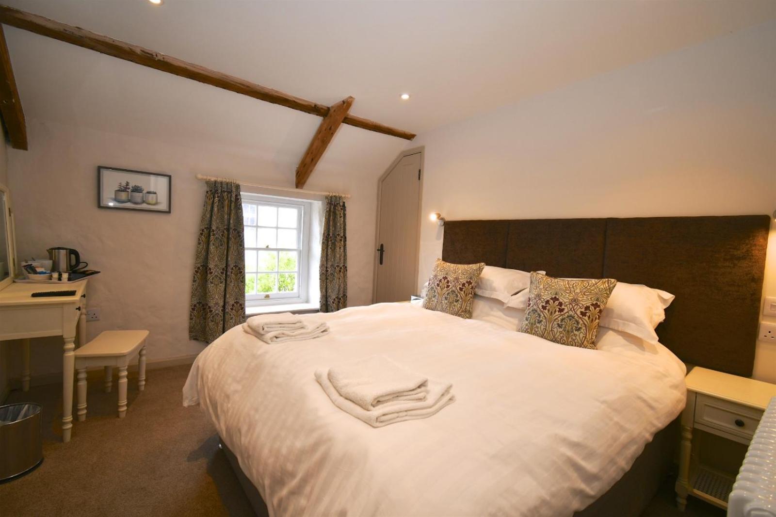 Carew Inn Extérieur photo