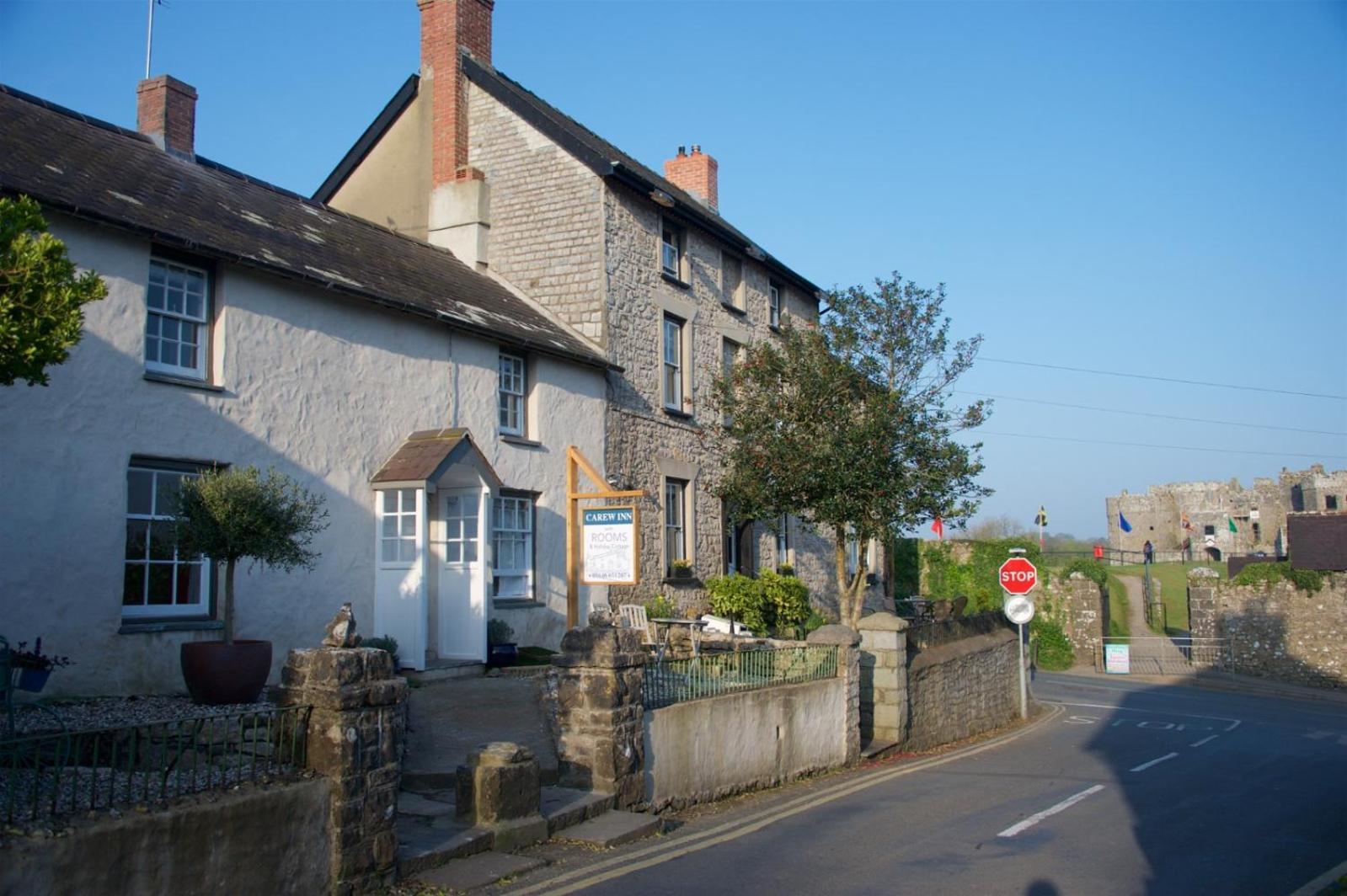 Carew Inn Extérieur photo