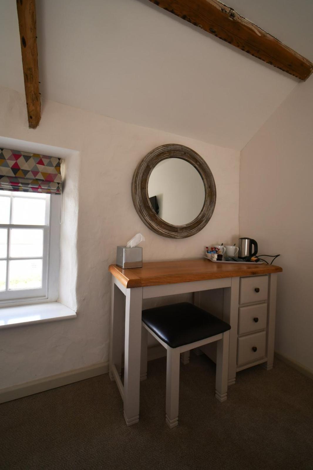Carew Inn Extérieur photo