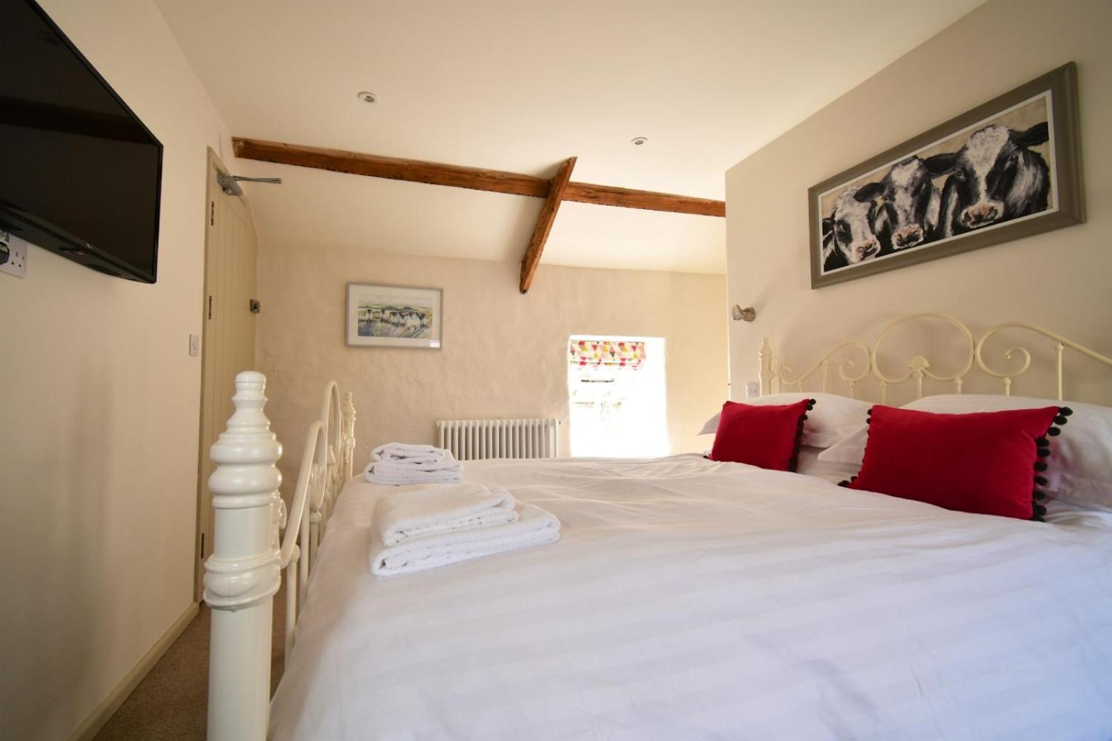 Carew Inn Extérieur photo