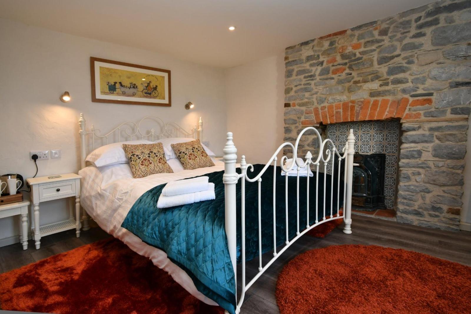 Carew Inn Extérieur photo