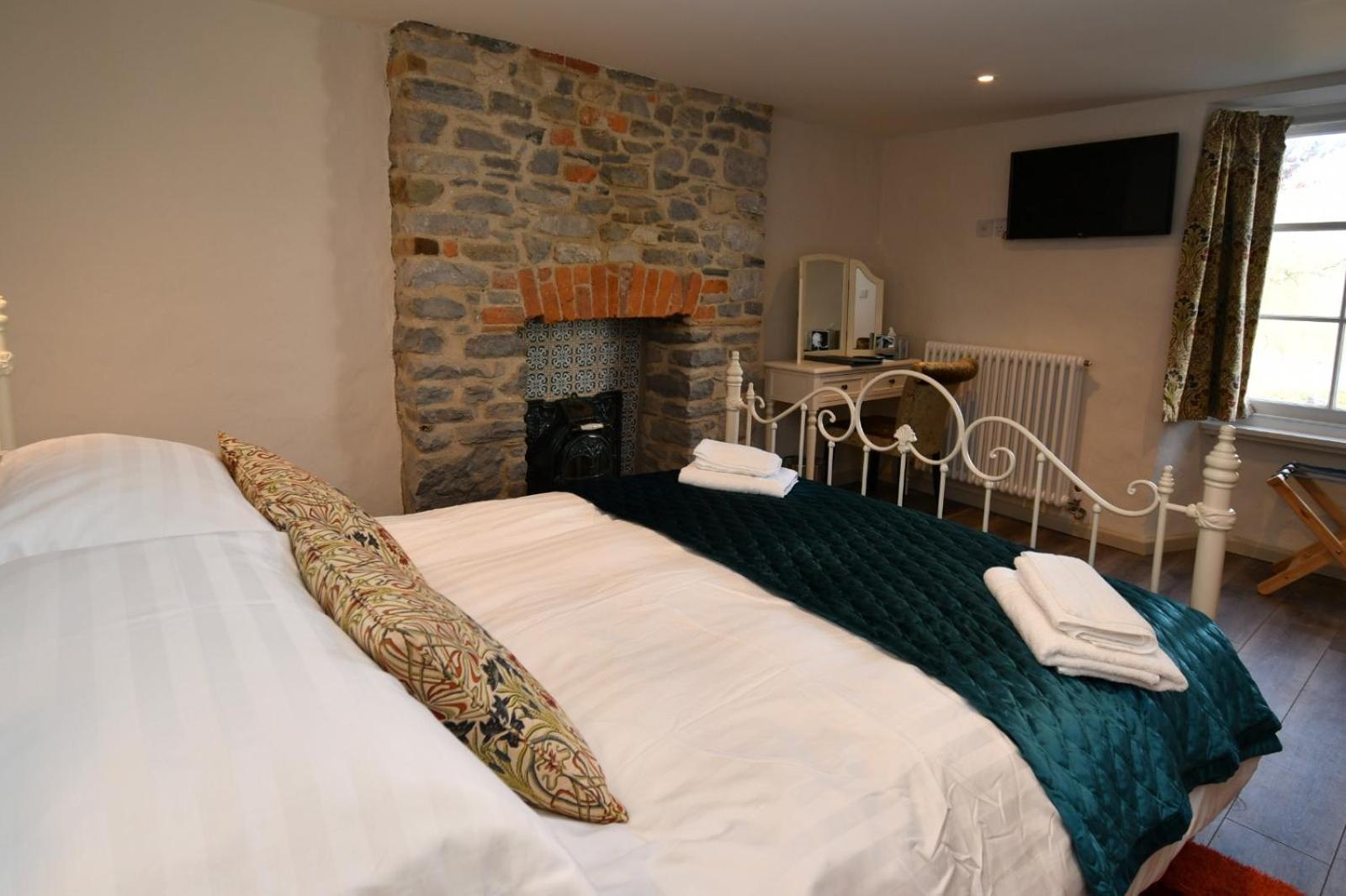 Carew Inn Extérieur photo