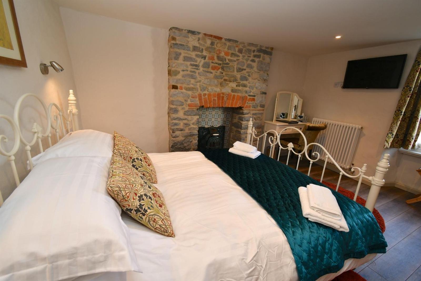 Carew Inn Extérieur photo