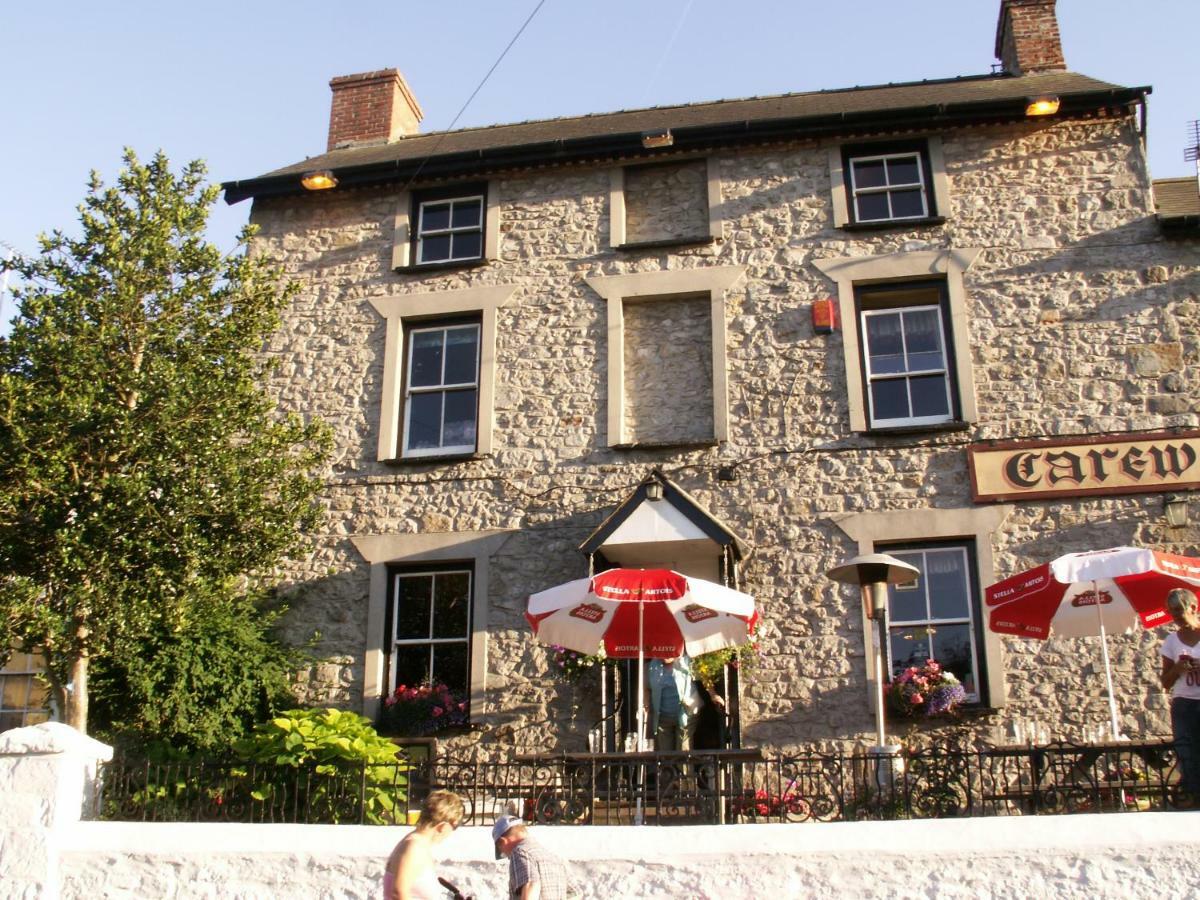 Carew Inn Extérieur photo